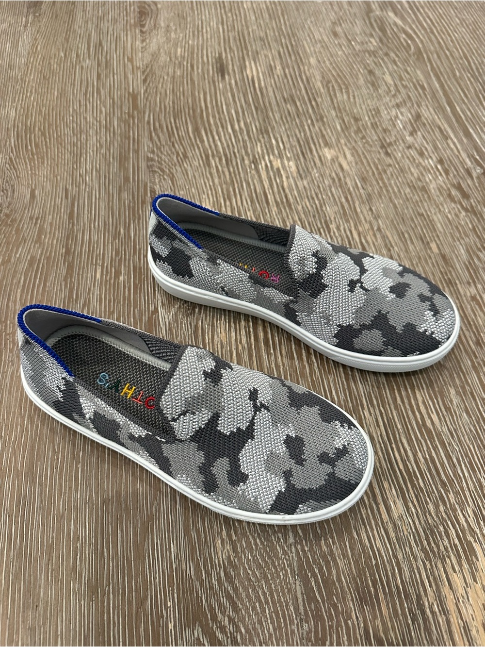 Boy’s Rothy’s Sneakers in Gray Camo - Size 1